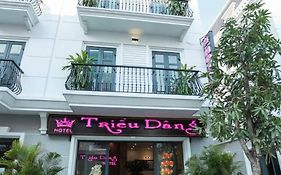 Khách sạn Triều Dâng